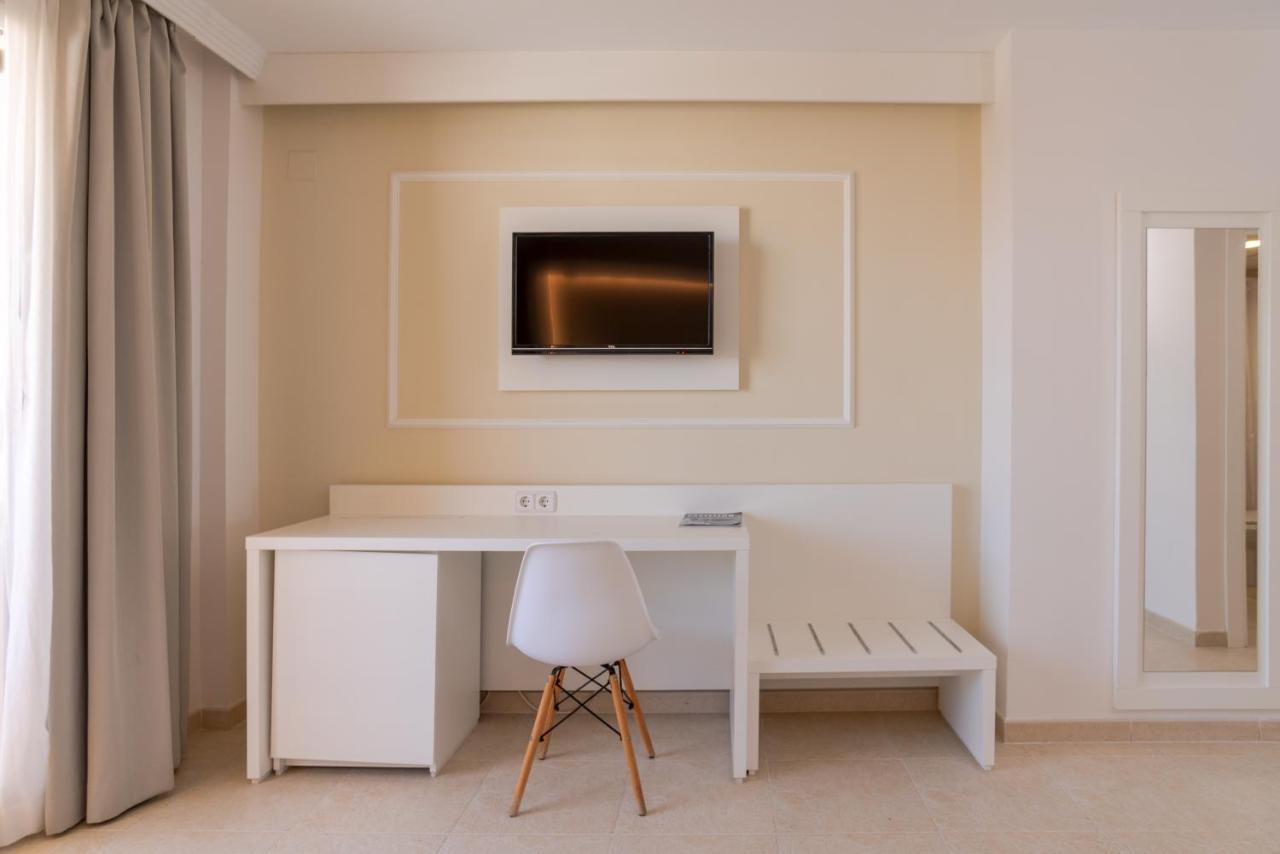 Family Room Partial Sea View